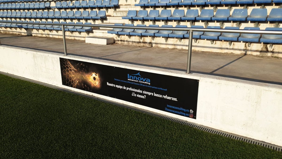 innovaac's tweet photo. En Innova siempre apostamos por el deporte y la vida sana. 

Si te pasas por el campo de fútbol del Burriana, podrás ver nuestra valla buscando talentos que quieren unirse al equipo.

⚽️🏆⚽️🥇⚽️ https://t.co/37vO6TrZJj