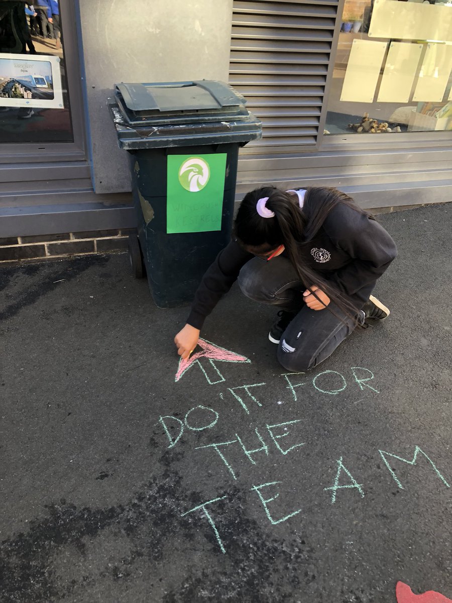 Victoria_P7's tweet image. Today we were putting our #funtheory plans into action by encouraging pupils to put their litter in the bin. We were delighted that it worked so well people were actually picking up OTHER people’s rubbish to throw away! #Sustainability #learningforsustainability