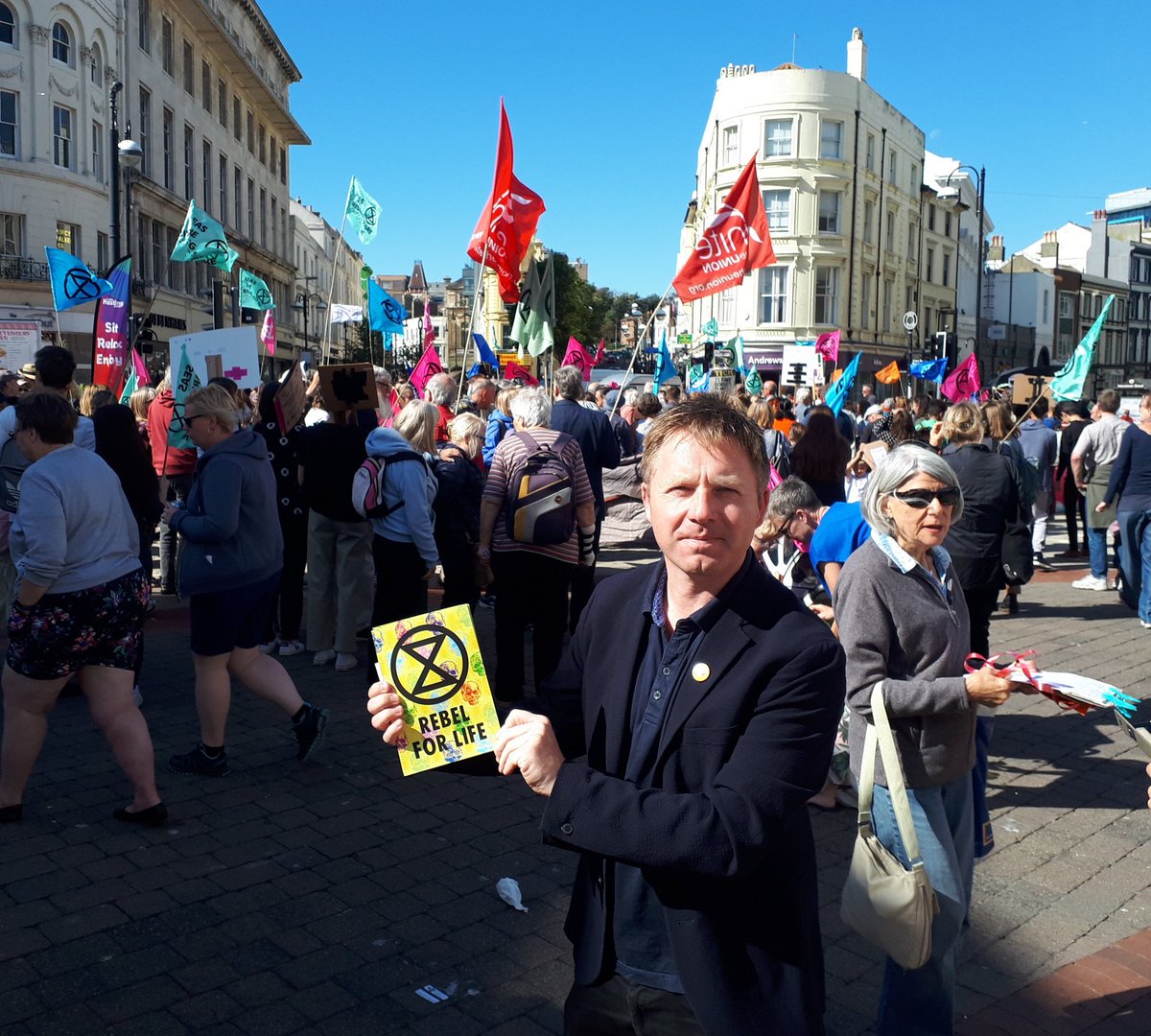 nickperryamhp's tweet photo. @1066Tweets @HastingsObs Very many thanks to #ExtinctionRebellion #Hastings #StLens for organising this morning's #ClimateStrike. It was wonderful to see so many young people marching! There is no greater policy priority than this. #ThereIsNoPlanetB https://t.co/YRSQys8uvs