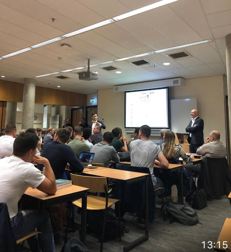 Nu: kick-off 'Jong talent aan het woord' ! Studenten van <a href="/dehaagse/">De Haagse Hogeschool / THUAS (INACTIEF/INACTIVE)</a> <a href="/AvansHogeschool/">Avans Hogeschool</a> Breda krijgen pitch van <a href="/ministerieJenV/">Ministerie van Justitie en Veiligheid</a> over acht maatschappelijke opgaven. Hoe kan bijv. <a href="/politie/">Politie Nederland</a> nieuwe tools inzetten bij het oplossen van cold cases? Studenten bedenken nieuwe oplossingen.