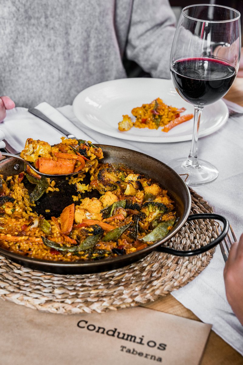 RestCondumios's tweet photo. ¡El huerto entero está en este #arroz! 👉 Una de nuestras especialidades de los sábados... ¡No dejarás ni un granito en el plato! ¡Reserva tu mesa para mañana! #Condumios https://t.co/gTRNtYmOaX