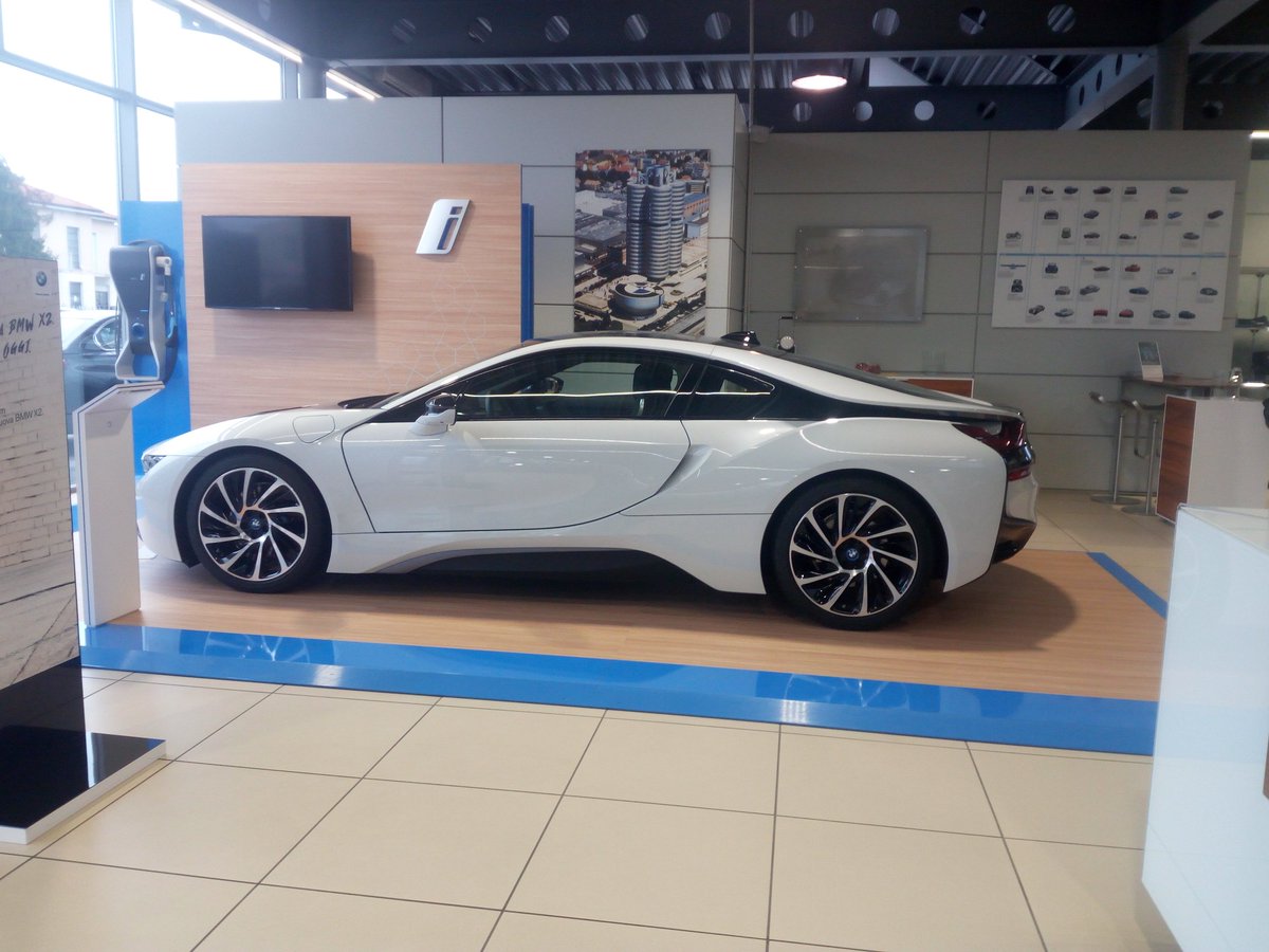ECuriale's tweet photo. Sognando #bmw #bmwi8 #averla https://t.co/Bd88Y4IAqe