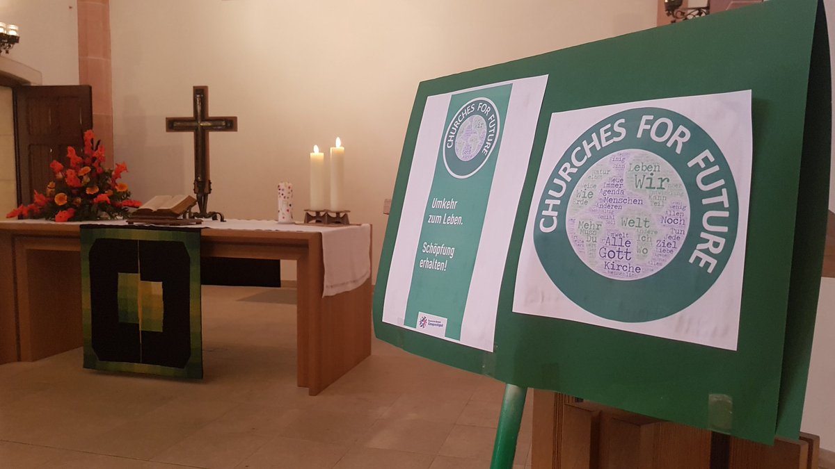 ralpe's tweet image. Andacht vor der Demo. #FridaysForFuture #ChurchesForFuture #Klimastreik