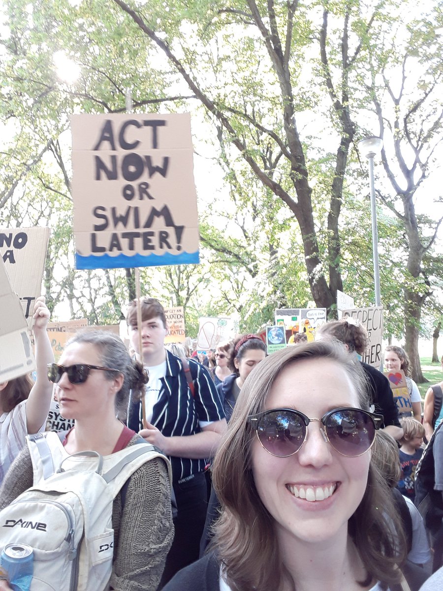 BritProp's tweet photo. Fantastic support at #GlobalClimateStrike marches in #London and #Edinburgh today from @BritProp and @ScotPropFed colleagues, including our chief executive @MelanieLeech4. #ClimateAction @UKGBC https://t.co/fGjpcjGJjI