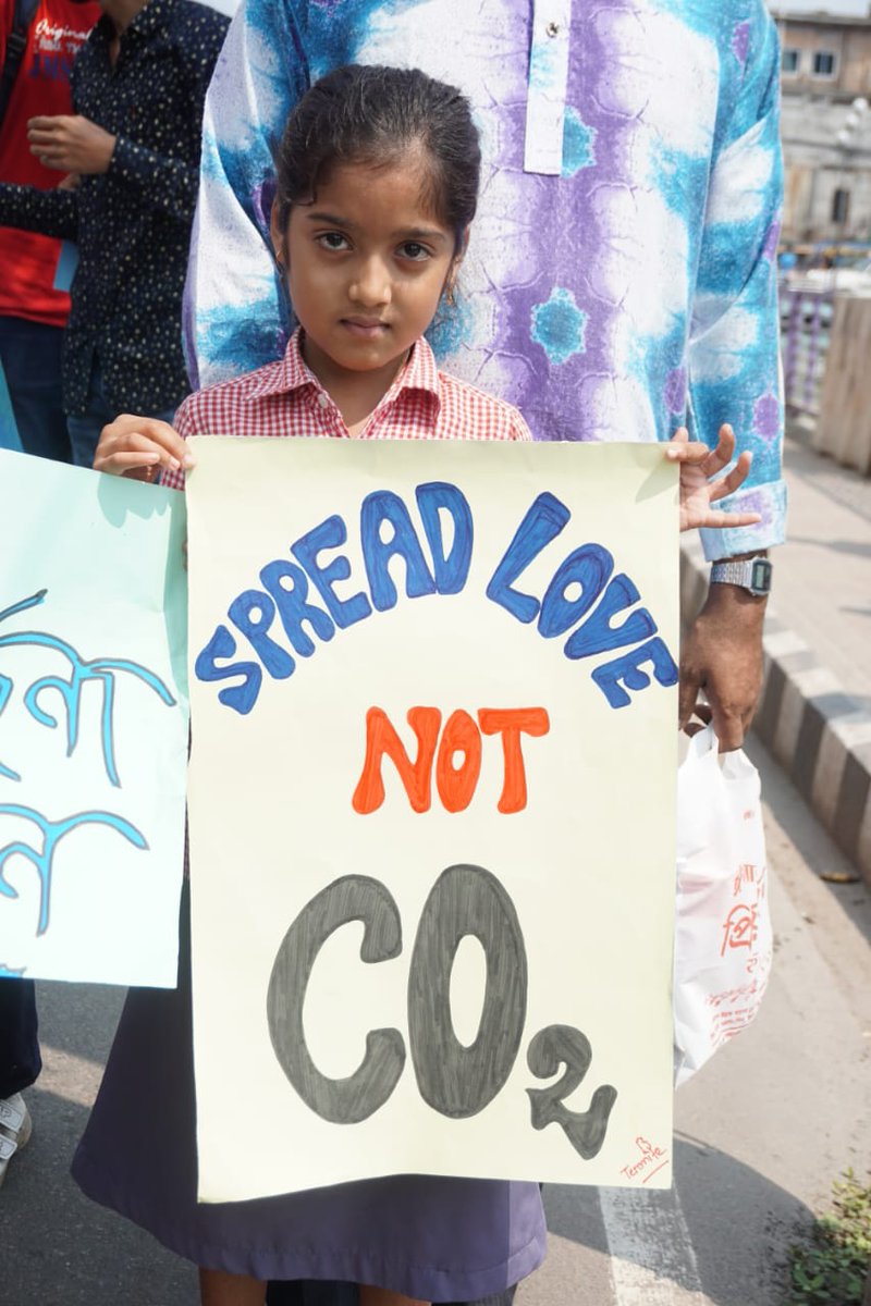FFF_Bangladesh's tweet photo. Barishal, Bangladesh 🇧🇩
#Global_Climate_Strike
#Youth4Earth
#Greta_Thunberg
#We_Want_Justice
#We_Want_Compensation
#Stop_Carbon_Emission
#Ban_Single_Use_of_Plastic
#Friday_For_Future
Supporting @GretaThunberg and @Fridays4future
Thank you @janine_ok and @NahinRezwan https://t.co/lRM9PVn0Hn