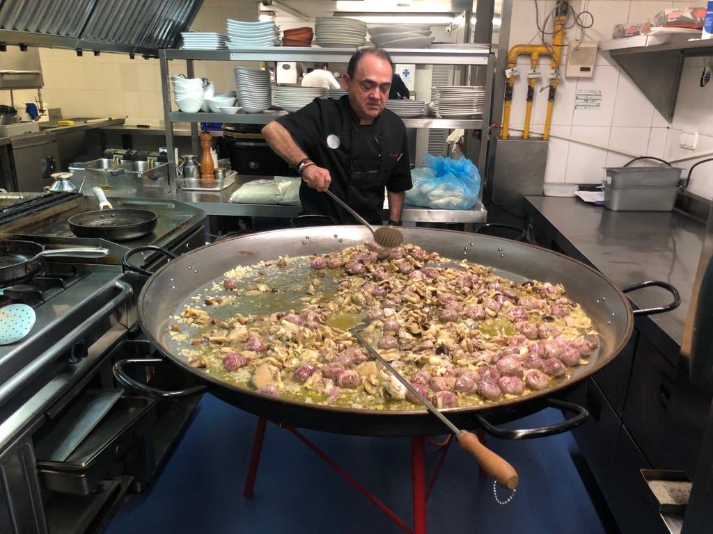 @originalpaella @PacoBrocal @WorldPaellaDay @EscuelaPaella @flamesvlc @paellasvaello @ConcursoPaella @GVAturisme @valenciaturisme Así se ha cocinado una de ellas en nuestra cocina #reto15x15 #WorldPaellaDay @Valenciaturismo @DOPAzafran @AzafranDesbrin @wikipaella #paella #capicasal #valencia @WorldPaellaDay