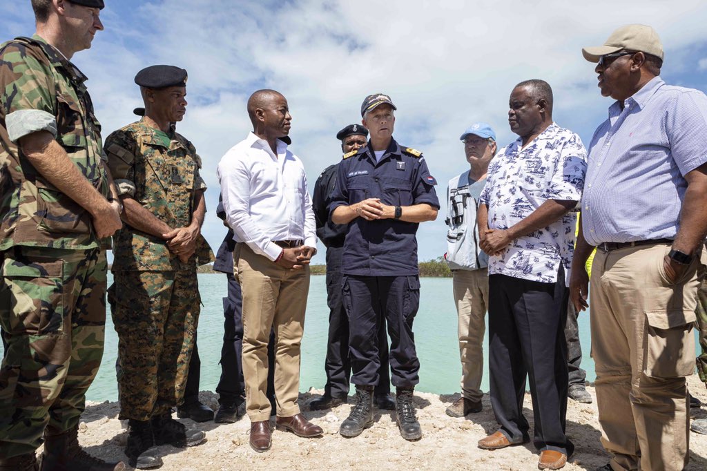 COMNLFLEET's tweet photo. Today we completed our disaster relief operation at the Bahamas. In more than a week, we helped the population with all our means. Now it’s up to the Bahamas themselves for the phase of rebuilding. Yesterday we transferred responsibilities to the Bahamian government #Dorianrelief https://t.co/gtx45fDE7k