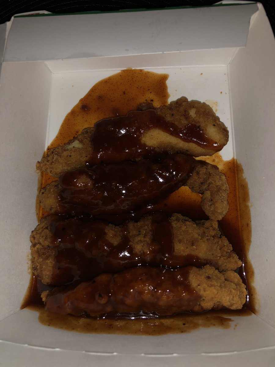 Daniel__Lampert's tweet photo. .@McDonalds y’all can’t be serious?!! You had me wait 30 minutes for this shit?! Come on https://t.co/jG1UbfHVlB