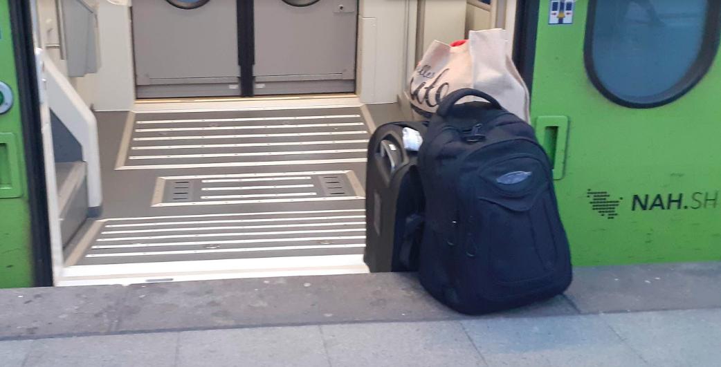 bahnfueralle's tweet image. Schwierig, diskriminierend und unfallträchtig - der Ein-und Ausstieg in die @DB_Bahn. Vorabinfo zum @ARDde Bahnreport (Ausstrahlung vrs 18. November 2019 um 20:15) durchgesickert. Mehr barrierefreifueralle.de/barrierefreihe… @AndiScheuer @ADS_Bund #Verkehrswende