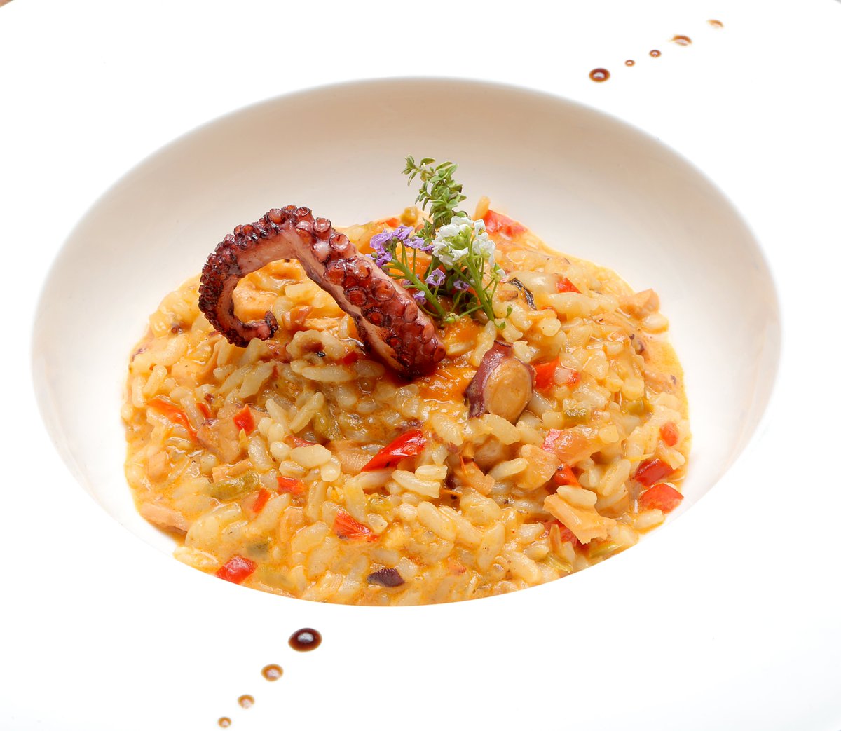 aragonalimentos's tweet photo. Hoy comienzan las I Jornadas del vino y el arroz. 

Más de 50 establecimientos de Zaragoza y provincia maridarán sus propuestas con vinos de la @docalatayud. 

¡Tenéis hasta el día 29!

@GobAragon #ComparteElSecreto
📷 Risotto de pulpo. Designio. @AlmozaraFoto. https://t.co/wtnU4W6e8X