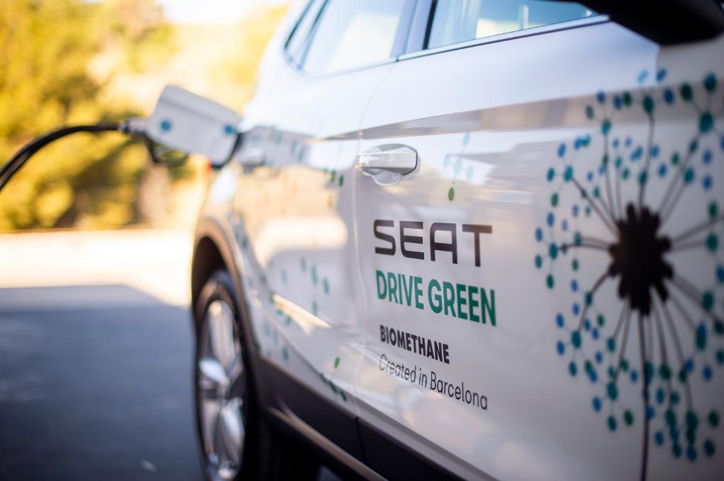 SEATofficial's tweet photo. We’re testing #biomethane from landfills as a fuel source in our CNG cars as part of the Life Landfill Biofuel: a joint collaboration with the @EU_Commission aimed at reducing waste.
183 chars. ➡️ https://t.co/naRnfRUs4F https://t.co/Hs6qZIn22V