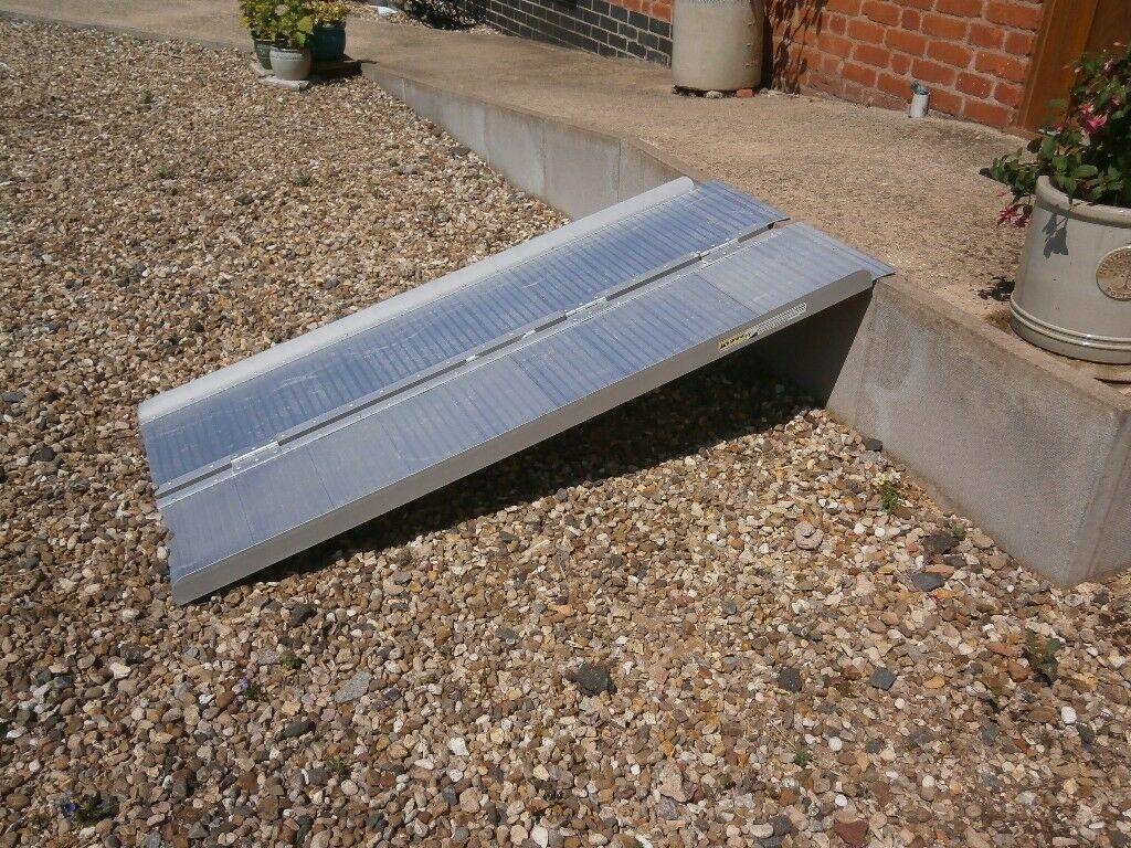 StagemenUK's tweet image. Good morning. Our office is now open. Contact us for all your event equipment hire requirements. #cableramp #cable #ramp #fencing #picketfencehire #flipcharthire #eventhire #equipmenthire #hire #rental #rentalhouse #events #Birminghamevents #festivals #festival #CannockSoundHire