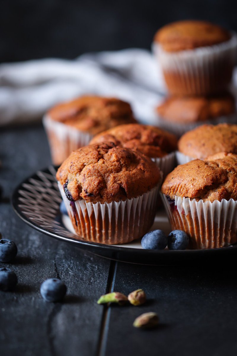 Weekend baking inspiration.. these Mixed berries and pistachios muffins are delicate and delicious 😋 recipe on @Thetaste_ie and soulfulandhealthy.com 😍 Happy Friday! #food #foodphotographer #baking #dublinfoodblogger