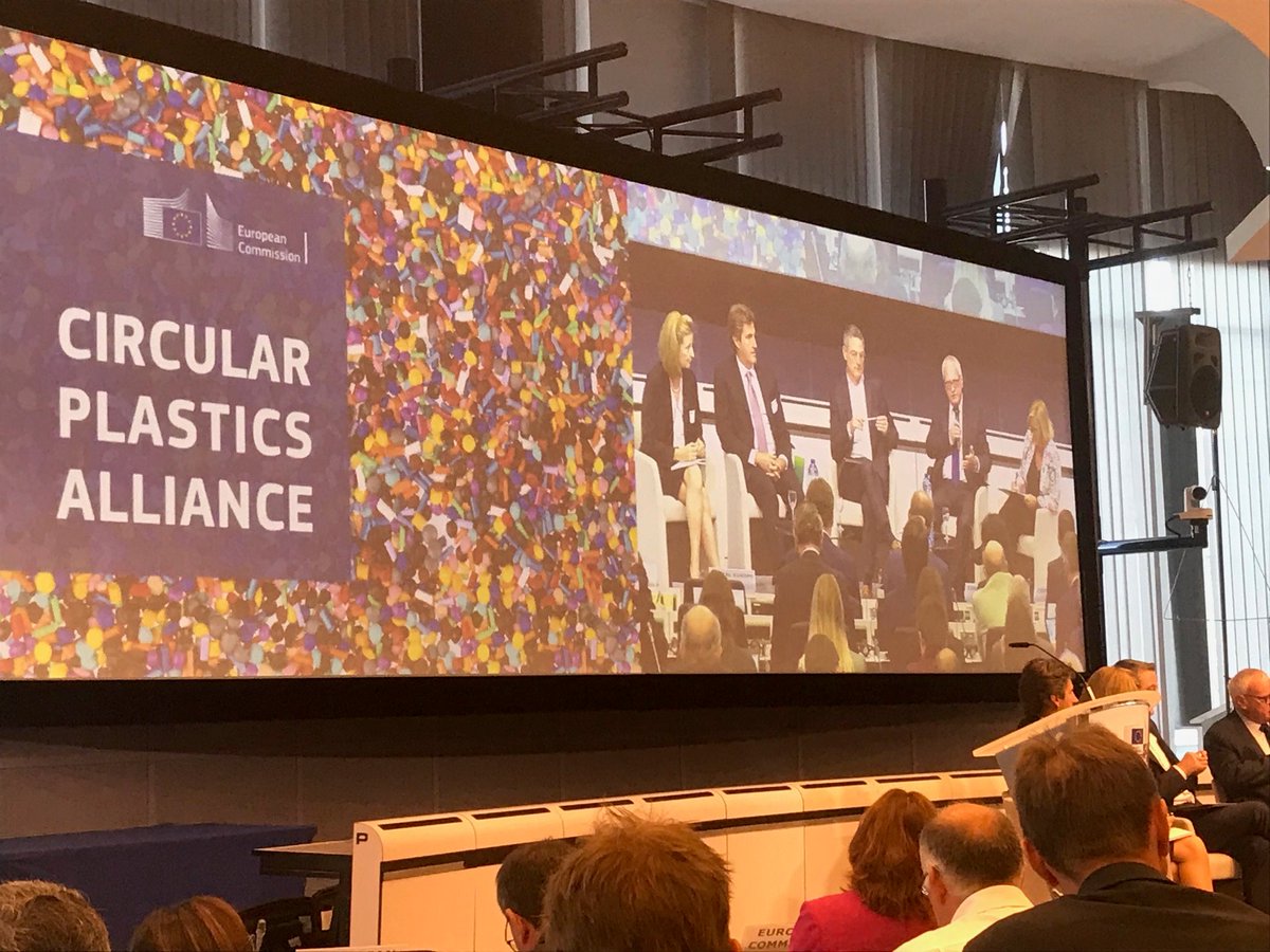 Ludo_Debever's tweet photo. Ton Emans, President of Plastic Recyclers Europe.  "If you do not join and sign the Circular Plastic Alliance Declaration, your not part of the future".https://t.co/7YrEZ1YGfB @RecyclersEU @EuPCplastics @PlasticsEurope  #circulareconomy #plasticsstrategy https://t.co/dmBIFrmruz