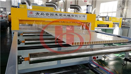 tongsanmachine's tweet image. PVC door panel extrusion line uses PVC and CaCo3 for making low cost PVC doors, the same machine also can make WPC door #pvcDoorPanelExtrusionLine #pvcDoorMachine #pvcDoorMakingMachine #pvcMachine #wpcMachine
