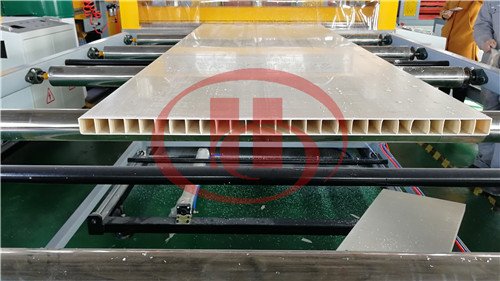 tongsanmachine's tweet image. PVC door panel extrusion line uses PVC and CaCo3 for making low cost PVC doors, the same machine also can make WPC door #pvcDoorPanelExtrusionLine #pvcDoorMachine #pvcDoorMakingMachine #pvcMachine #wpcMachine