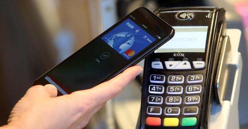 sole24ore's tweet photo. Stop al contante, arriva la card unica per identità e pagamenti elettronici https://t.co/4yYHc730F1 https://t.co/nGzhlk6tin