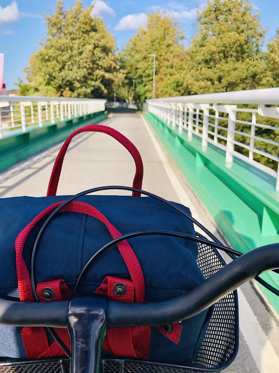 soenke_schuster's tweet photo. Meine Erfahrungen zur #Stadtradeln-Halbzeit in #Kiel!

👎🏼
• Radfahrer teilw. egoistischer als Autofahrer
• Radfahrer teilw. morgens schlecht gelaunt

👍🏼
• #Veloroute10 👉🏼 1A
• CO2-Reduktion
• Körper &amp; Geist fitter
• Radfahrer nach FA gut gelaunt

Eure Erfahrungen mit #Rad? https://t.co/HN7Mx72oBx