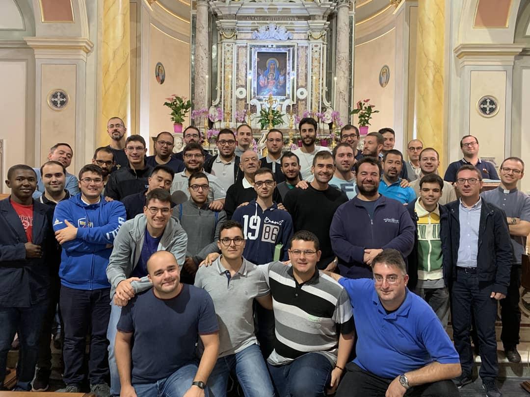 pcleoniano's tweet photo. Uscita comunitaria di inizio anno. Santuario della Madonna della Civita, 18-19 Settembre 2019🙏🏻 https://t.co/3Ee0I6X9jQ