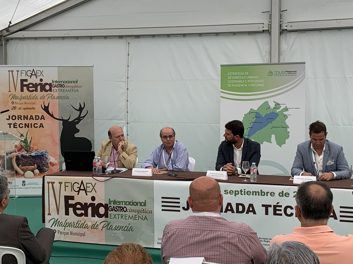 El Director del Parque Nacional de <a href="/monfrague_/">monfrague_</a> Ángel Rodriguez destaca la importancia de hablar, analizar y explotar las oportunidades que ofrece el sector #cinegético #FIGAEX2019 <a href="/DiputacionCC/">DiputacionCC</a> <a href="/Turismo_DipCC/">Turismo Provincia Cáceres</a>