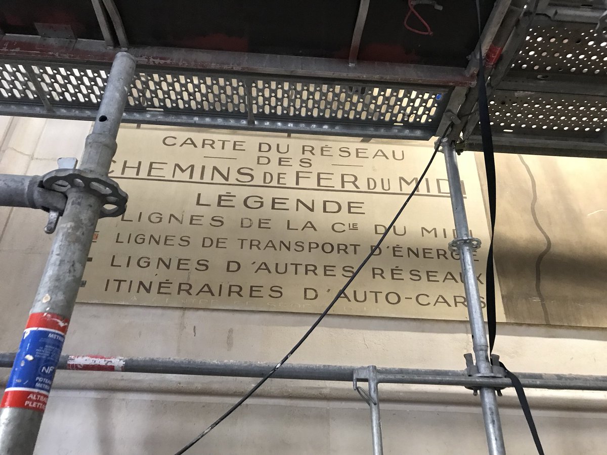 PetitpoissonJ's tweet photo. #SNCF visite des coulisses  de la carte murale en gare de bordeaux st jean. Un magnifique témoignage de notre patrimoine! Des spécialistes la restaurent 😍encore un peu de patience et vous là retrouverez 👍@frederic_gendre @ConnectGares @MNPolino @sophiasave @GroupeSNCF https://t.co/r41hYoliI2