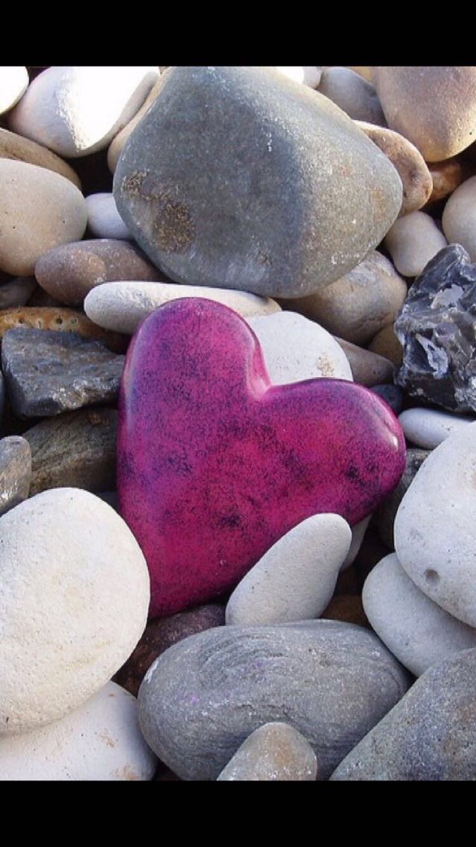 #اعترف_بحبك_الان المشكله لا صرت بين اختيارين ( مستقبلك ...... والا ...... حبيبٍ توده )