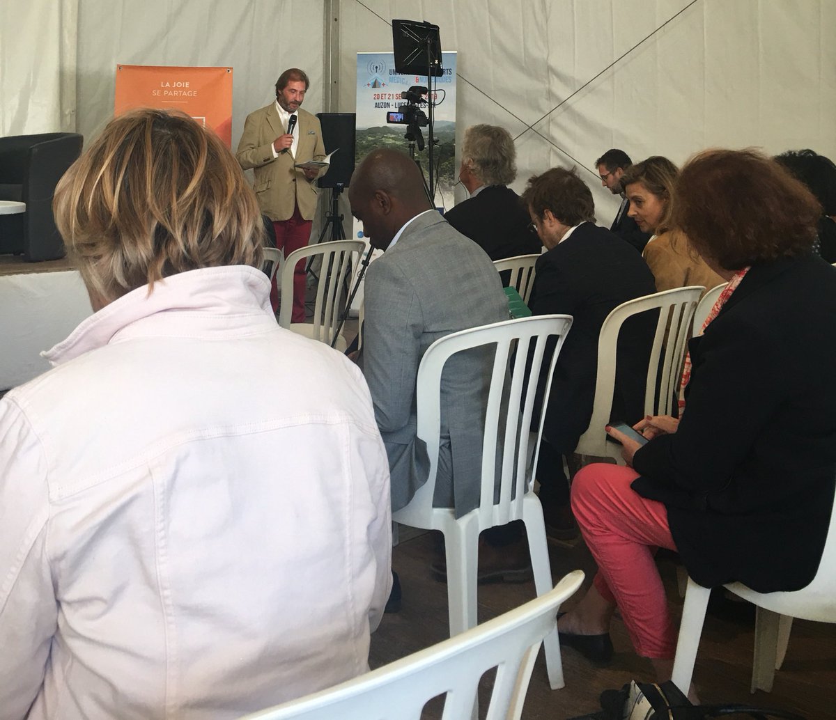 Cécile Gillet-Giraud (@cecgill) on Twitter photo Ouverture des #UDMN 2ème édition par <a href="/gdedurat/">Guillaume de DURAT</a> «comment éviter la double peine des déserts médicaux et des déserts numériques, on ne peut pas résoudre l’un sans résoudre l’autre ». C’est parti pour sortir de sa zone de confort ! <a href="/UnivDeserts/">Université des Déserts Médicaux et Numériques</a> Ouverture des #UDMN 2ème édition par <a href="/gdedurat/">Guillaume de DURAT</a> «comment éviter la double peine des déserts médicaux et des déserts numériques, on ne peut pas résoudre l’un sans résoudre l’autre ». C’est parti pour sortir de sa zone de confort ! <a href="/UnivDeserts/">Université des Déserts Médicaux et Numériques</a>