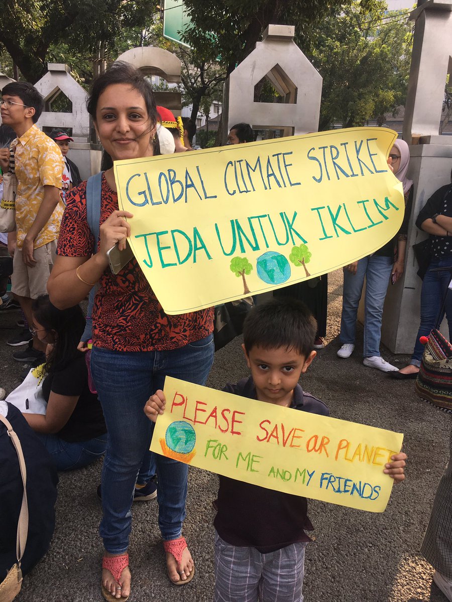 “For me and my friends” 🌎🌍🌏 #ClimateStrike #jakarta #climatecrisis #FridaysForFuture