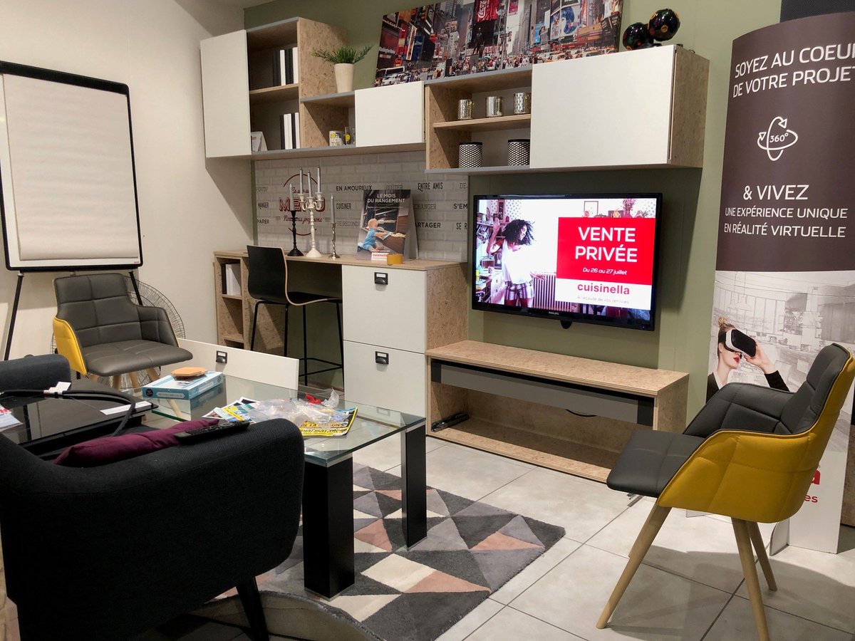 BforPro's tweet image. Nous continuons à déployer la solution @deepidoo dans les magasins @cuisinella : aujourd'hui, c'est celui de Blois ! 👍
#DigitalMarketing #signage