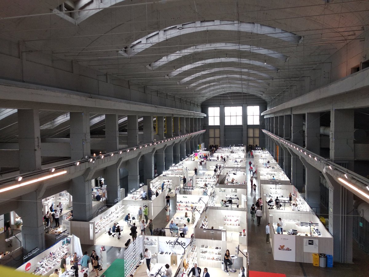 RevistaCalzado's tweet photo. Comienza la segunda edición de la feria @shoesroom_momad, del 20 al 22 de septiembre en @LaNaveMadrid https://t.co/eIK4MQXPky