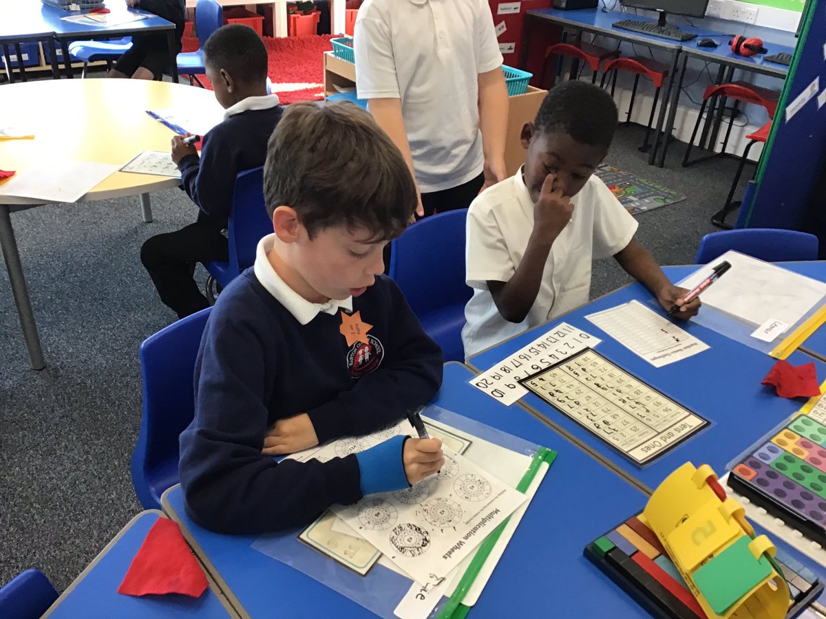 BartonCloughOak's tweet photo. Great maths packs this morning. #NoNoiseInTheRoom #KeepingFocus https://t.co/qI7aP47g6f