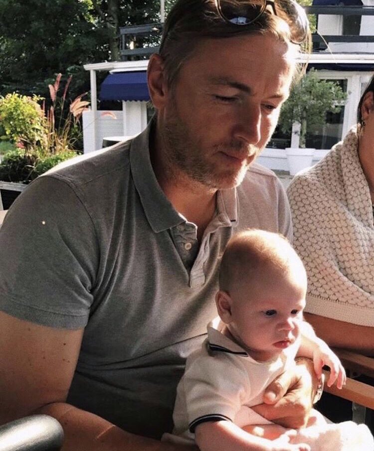 ajaxmuseumNL's tweet photo. Richard Witschge viert deze vrijdag zijn 50e verjaardag. Van harte!! Feliciteer de kersverse Abraham door dit bericht een LIKE of RETWEET te geven https://t.co/IrJPOfmWZF

#AJAX #psvAJA #RichardWitschge #Amsterdam #Witschge https://t.co/USwENyHikq
