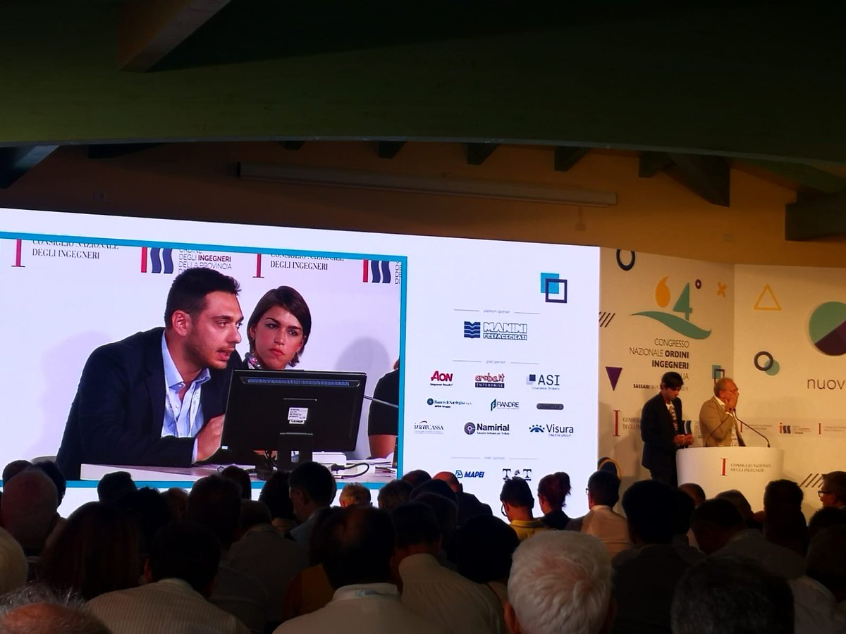 L'85% dei laureati in ingegneria non si iscrive all'#ordine. Provare a fare rete con le altre #professioni tecniche per attrarre #iscritti. 
Non aver paura del #cambiamento perché il futuro è finito ma le soluzioni sono infinite. 
#CongressoCni #oltre