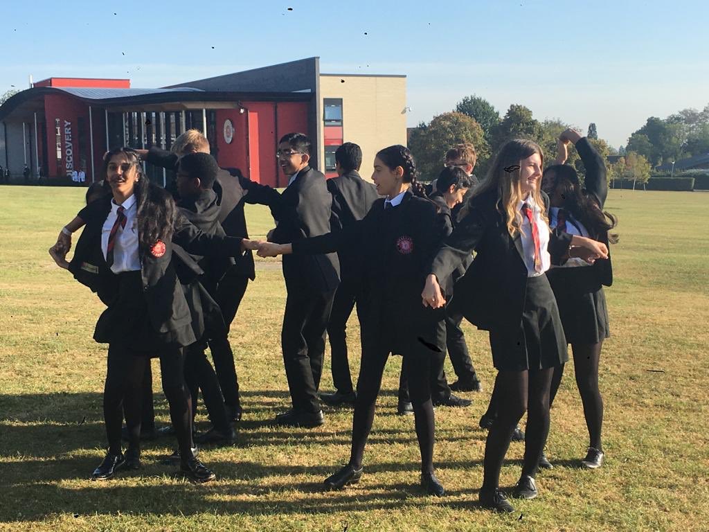 TheRoyalLatin's tweet image. Friday Teamwork challenge for 10D #funinthesun #latinlearning