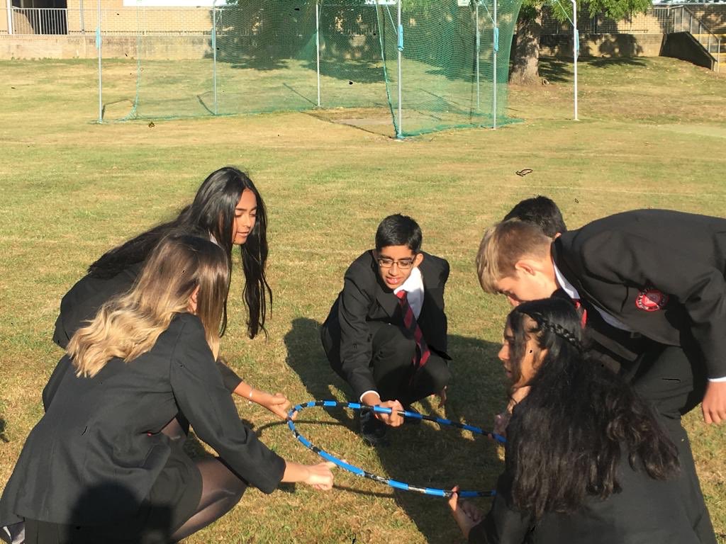 TheRoyalLatin's tweet image. Friday Teamwork challenge for 10D #funinthesun #latinlearning