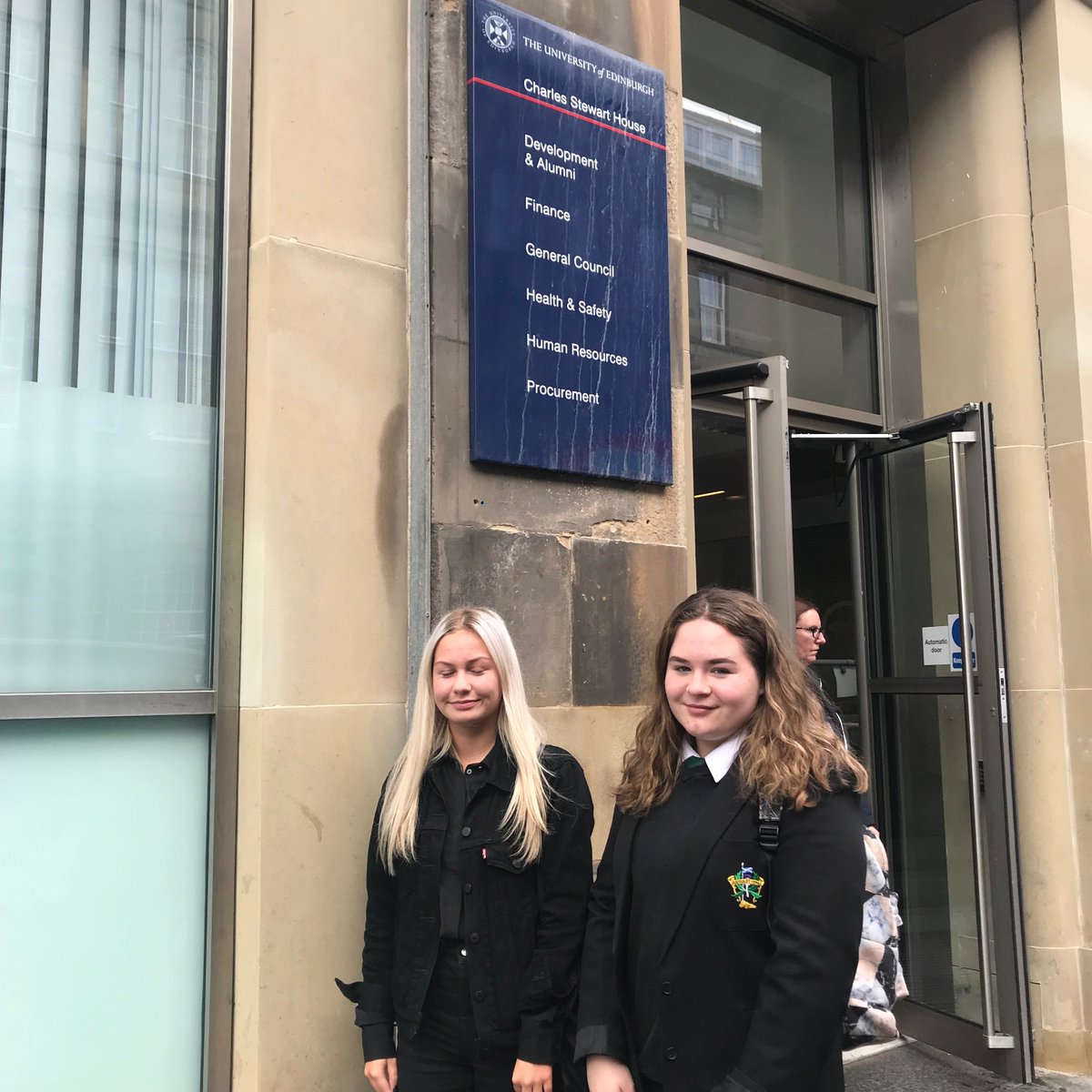 EdinColl_FA's tweet photo. It was a huge good luck yesterday afternoon from the us to two of our Accountancy Foundation Apprentices who had their first day of work placement with @EdinburghUni 's Finance Department with the Accounts Payable team! https://t.co/CgPhLKq51S