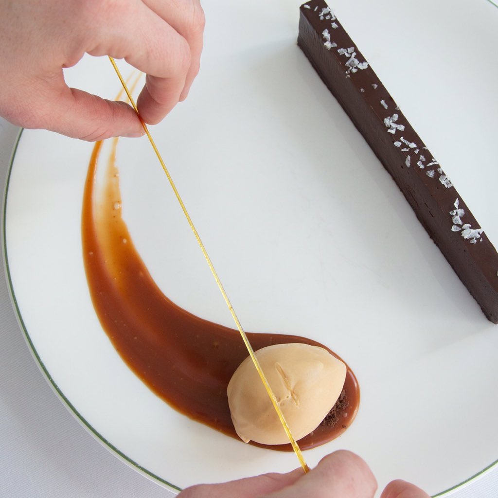 What a delicious piece of art! See you at Orangerie.
lelude.co.za/the-orangerie-…
#LeLude #Orangerie #pleasehelpyourself