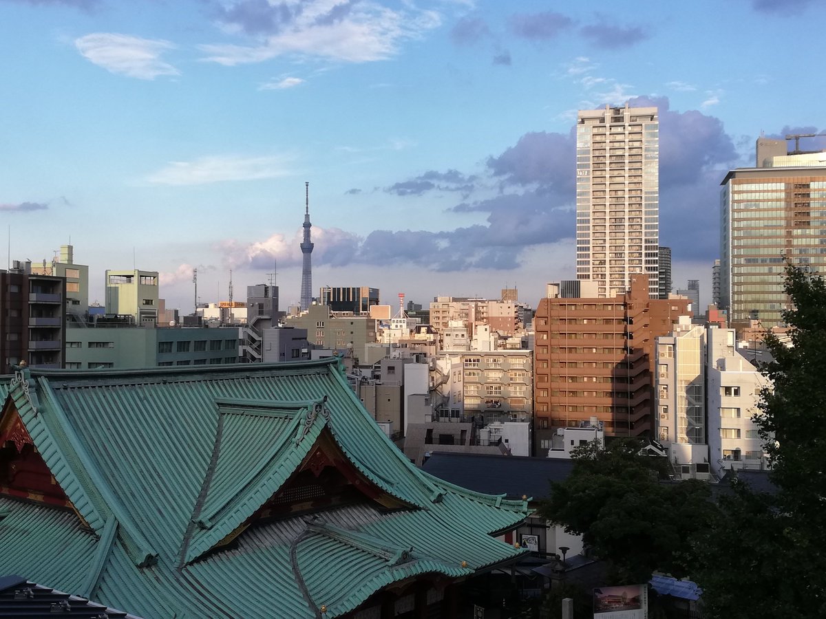 大手町の将門塚にて平将門公1080年忌例祭が執り行われました。明神さまに戻り将門塚保存会総会も滞りなく終了。。。神田明神文化交流館からの美しい秋の夕暮れ。