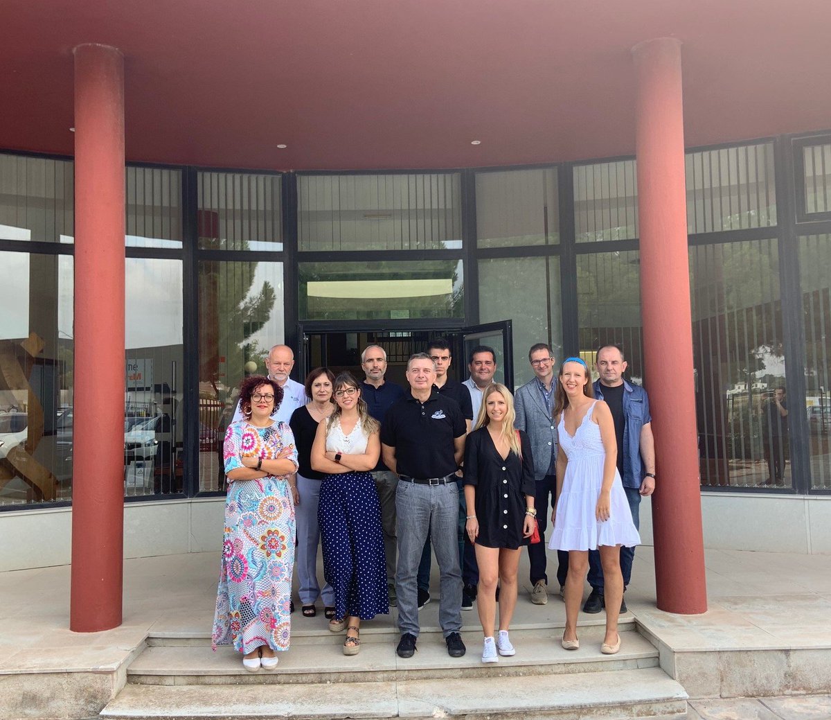 AmueblaCoop's tweet photo. El proyecto europeo #ErasmusFLAME celebra su tercera reunión en Amuebla, donde los socios trabajan en el desarrollo del material formativo para fomentar el aprendizaje de idiomas para incrementar la empleabilidad y la movilidad de los trabajadores en el sector del mueble. https://t.co/1sYUXyhlEN