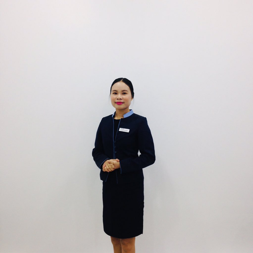MakiRadcliffe's tweet photo. Aba aba aba, flight attendant ✨🌸 https://t.co/MJSVOjT8hS