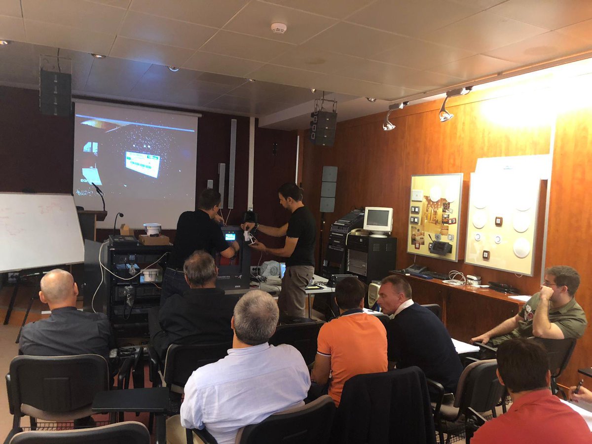 EGiAudio's tweet photo. Días de formación en EGi de la mano de PASO spa en Sistemas de Evacuación. 🔊🔥

#NormativaEN54 #FollowThePaw #EGiAudioEverywhere #EN54 https://t.co/i0qjBw0IQc