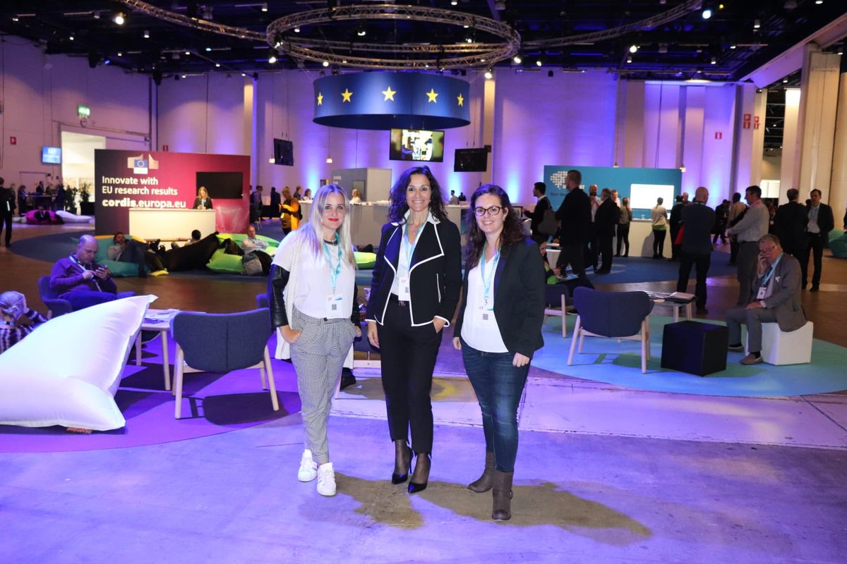 <a href="/CreateIoT_eu/">CREATE-IoT</a> women power at the Digital Excellence Forum #ICTPropDay #Helsinki <a href="/ruthma_87/">Ruth Muleiro Alonso</a> <a href="/Gradiant/">Gradiant</a> <a href="/dordonyez/">Dolores Ordoñez</a> <a href="/Any_Solution/">AnySolution</a> @DSMeu