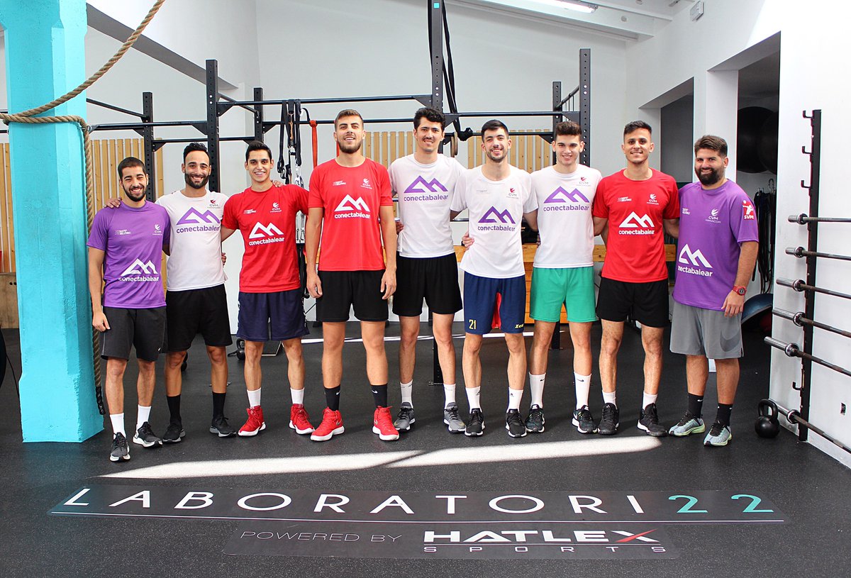 voleimanacor89's tweet photo. Estem molt feliços de que @laboratori22  ens recolzi en aquesta aventura ajudant-nos a estar encara més preparats per a totes les batalles d'aquesta nova temporada💪🏻⚔️🥁🔥⁣⁣
⁣⁣
Quin goig d'instal·lacions! Moltes gràcies equipasso! 🙌🏻💪🏻⁣⁣ https://t.co/TVQiDWyVsO