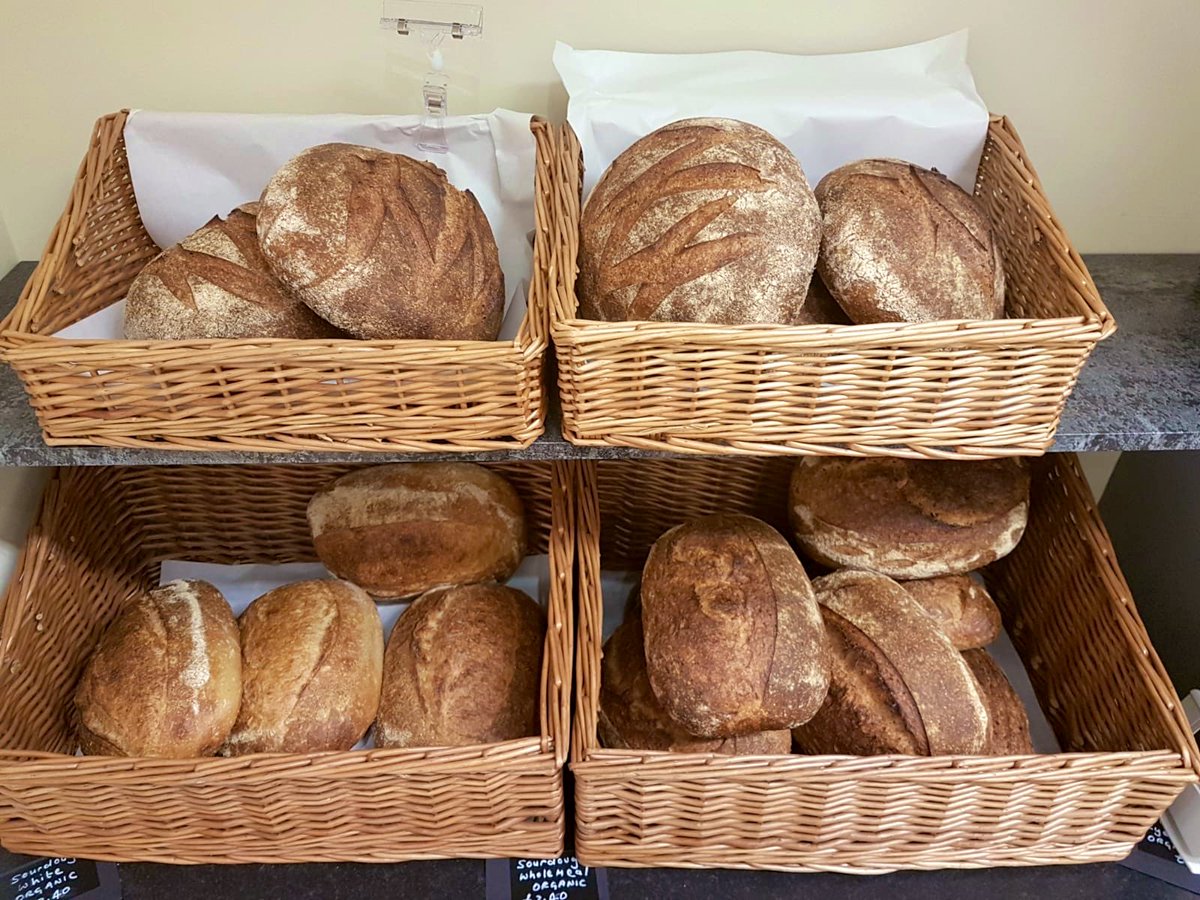 We have a fresh delivery of Artisan breads today from local #bakery, Trove 🥖🍞😋

#bread #SourdoughSeptember #FridayVibes #vegetarian #vegan #HealthyEating #wholefoods #didsbury #didsburylife