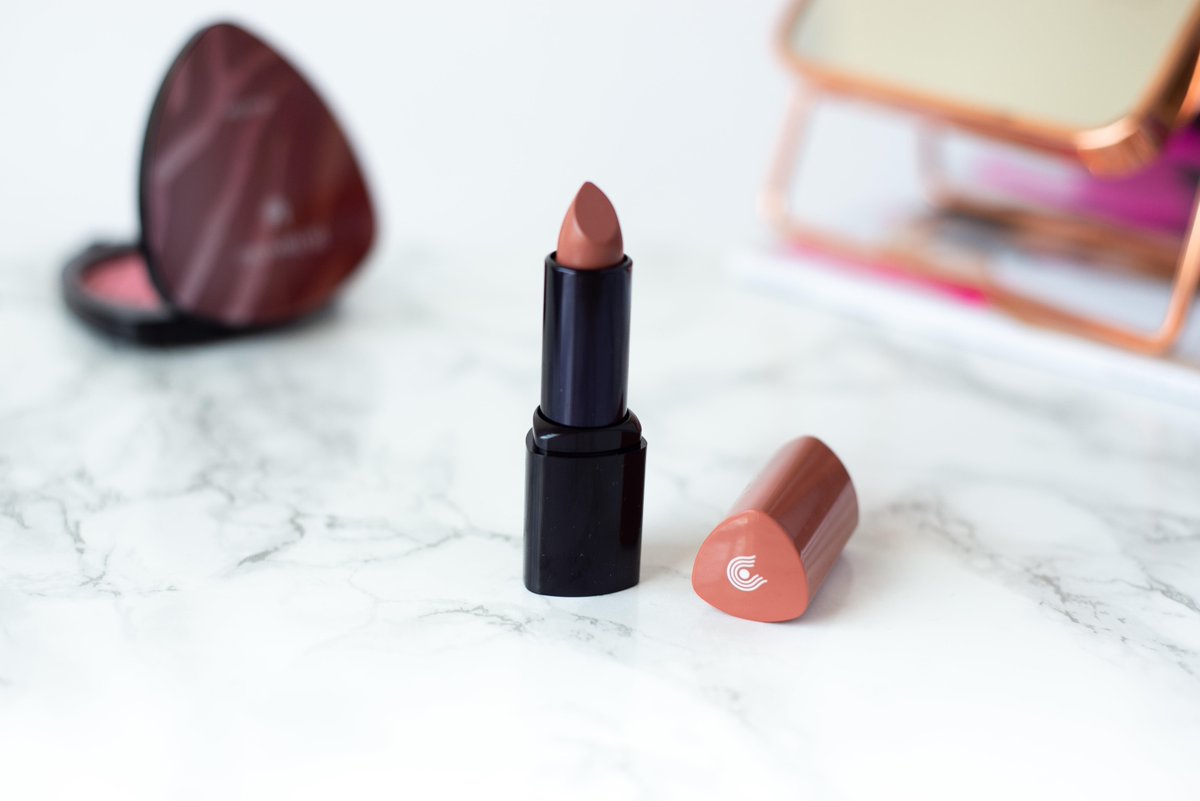 LoveHauschka's tweet photo. Create the perfect nude lip with our NEW Limited Edition Lipstick Rosewood 20. It combines the naturally caring ingredients of rose petals and almond oil, to help impart intense colour and a soft sheen on to lips. Learn more >> https://t.co/DgsvwaXCkY #lovehauschka #naturalspirit https://t.co/lBOoSZdo0m