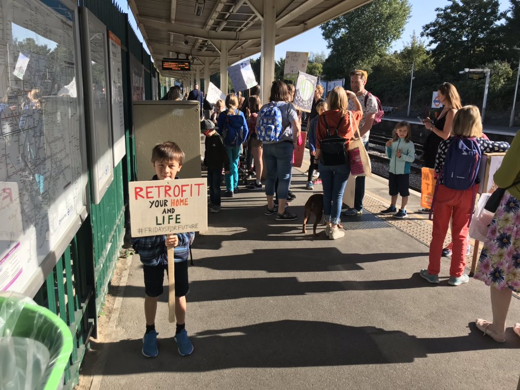 harrypaticas's tweet photo. We are on our way to Millbank for #GlobalClimateStrike #schoolstrike4climate #FridaysForFuture Great atmosphere at #HonorOak and the #overground as we head into central London #retrofit #retrofityourhomeandlife https://t.co/7hwPOOcf2o