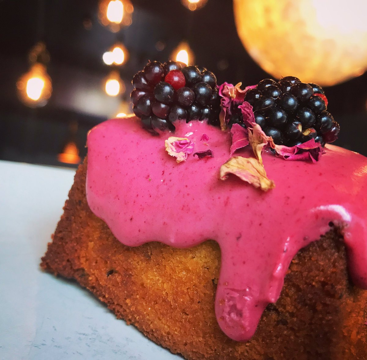 Rose, Polenta, &amp; BlackBerry sweetening our Friday!  Hope we get to see you!! #figbarfridays 🥰🥰