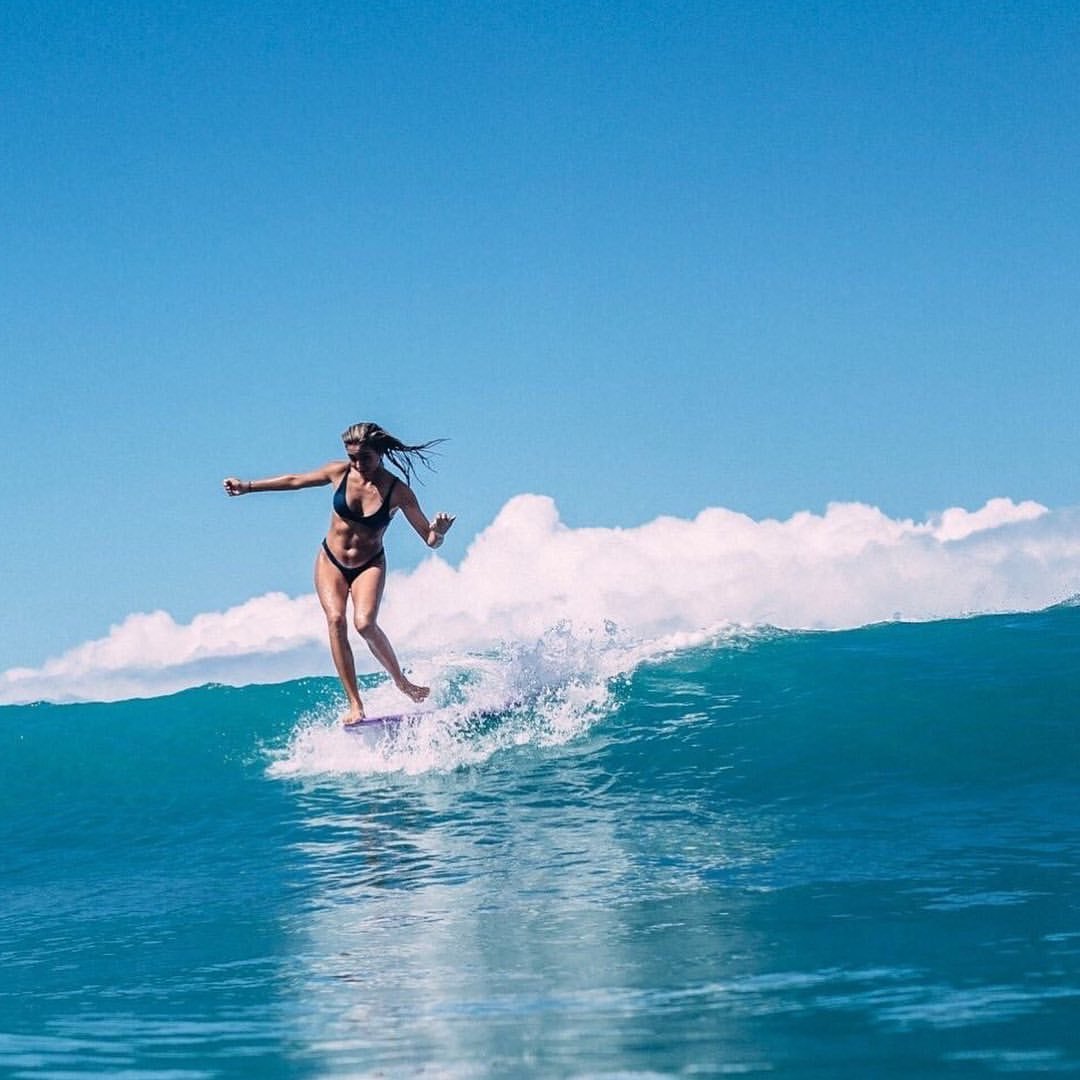 RVCAJapan's tweet photo. || Weekend grooving with Keani Canullo 🌀|| Photo: @jimrussi || #rvcasurf #RVCAwomens https://t.co/A0wfL12D5S