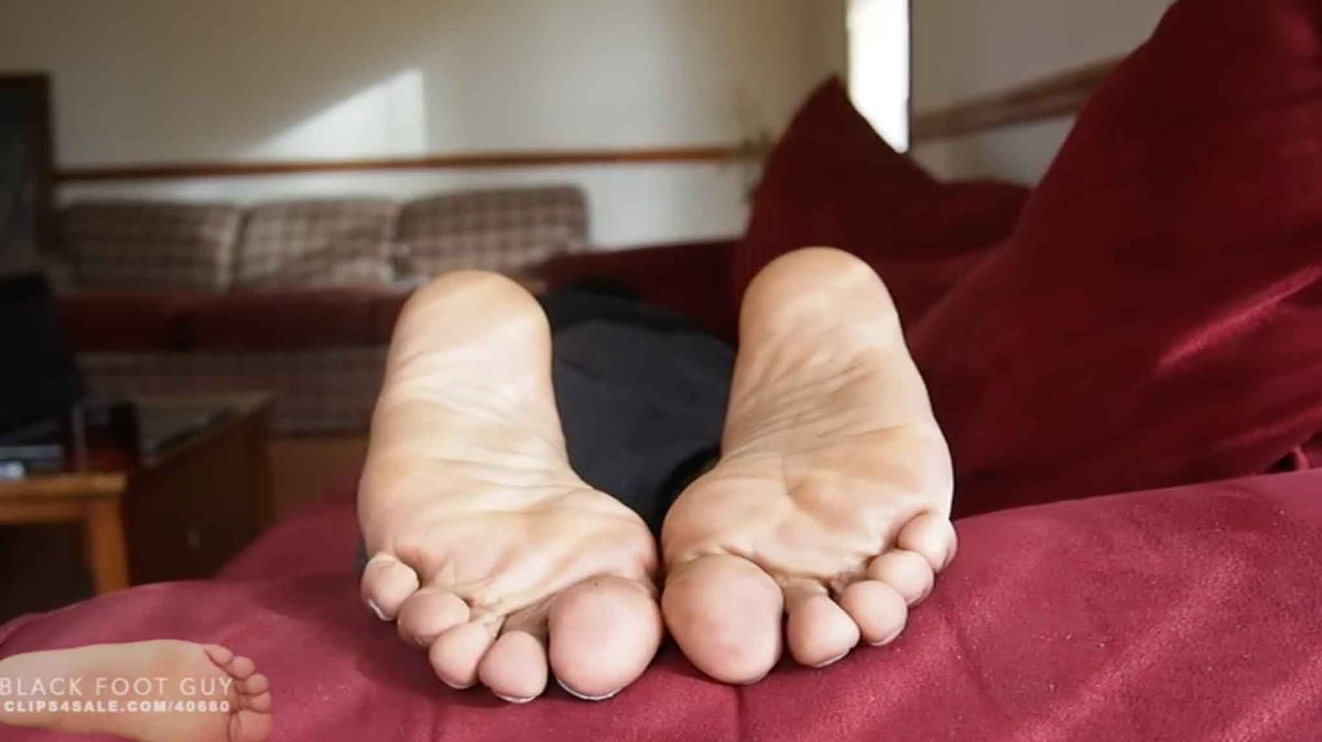ATLSoles's tweet photo. My sexy male soles 

#malefootfetish #malefeet #malesoles #slaveswanted #gayfootfetish https://t.co/YLEzUjgxnj