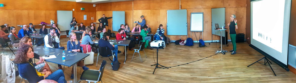 andymiah's tweet photo. Full house and gate crashers attending our @snf_ch speed dating session on Agora funding in Science Communication #ScienceComm19 https://t.co/1fDuXf4Urq